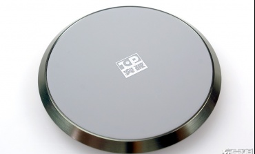 突破技術推出新款無線充電器（TU0010）：可間隔8mm充電