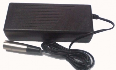 電動自行車通用智能充電器的設計