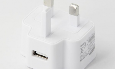 據外國媒體報道，靠近充電器易增罹癌風險